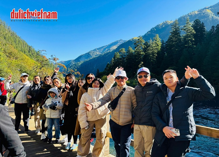 Tour Trung Quốc 6N5Đ: Từ HCM - Thành Đô - Cửu Trại Câu - Công Viên Gấu Trúc - Đô Giang Yển, Bay Sichuan Airlines + KS 4*