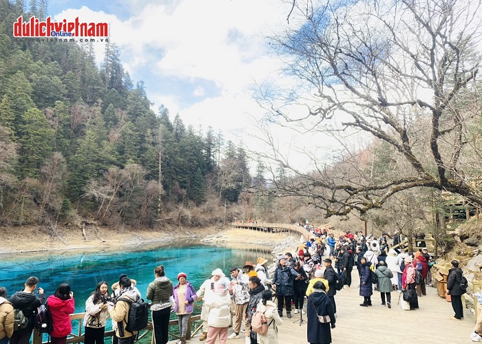 Tour Trung Quốc 6N5Đ: Từ HCM - Thành Đô - Cửu Trại Câu - Công Viên Gấu Trúc - Đô Giang Yển, Bay Sichuan Airlines + KS 4*