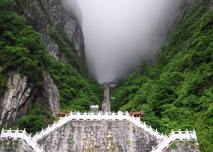 Tour Trung Quốc 5N4Đ: Từ HCM - Ân Thi - Trương Gia Giới - Phượng Hoàng Cổ Trấn, Bay Vietjet Air + KS 3-4* 