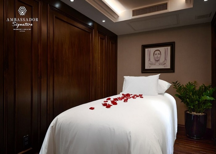 Tour du thuyền 5* Ambassador Signature 2N1Đ ngủ đêm trên Vịnh Hạ Long