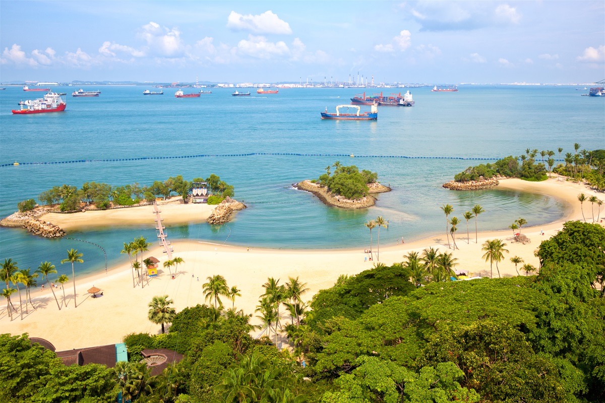 Đảo Sentosa là một thiên đường giải trí với các bãi biển tuyệt đẹp