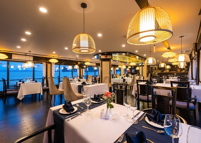 Tour du thuyền 5* Aquamarine 2N1Đ ngủ đêm trên Vịnh Hạ Long