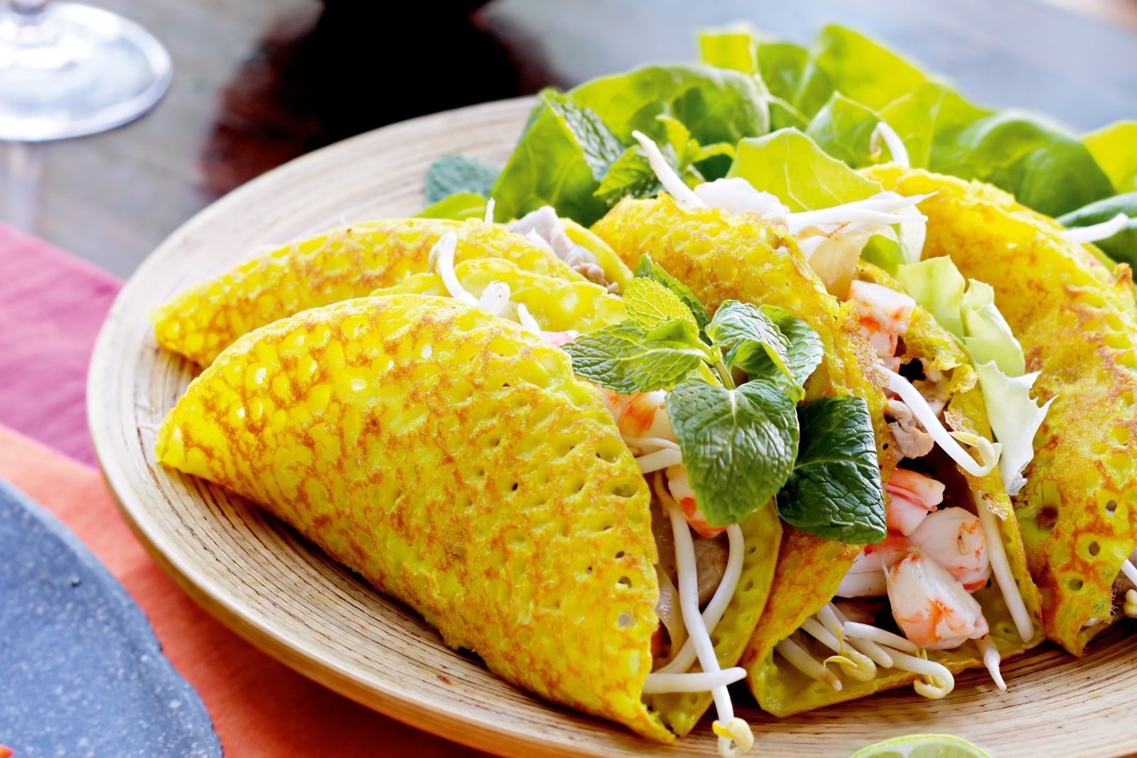 Bánh khoái - đặc sản đậm chất Huế mà du khách nên thử Bánh khoái - đặc sản đậm chất Huế mà du khách nên thử