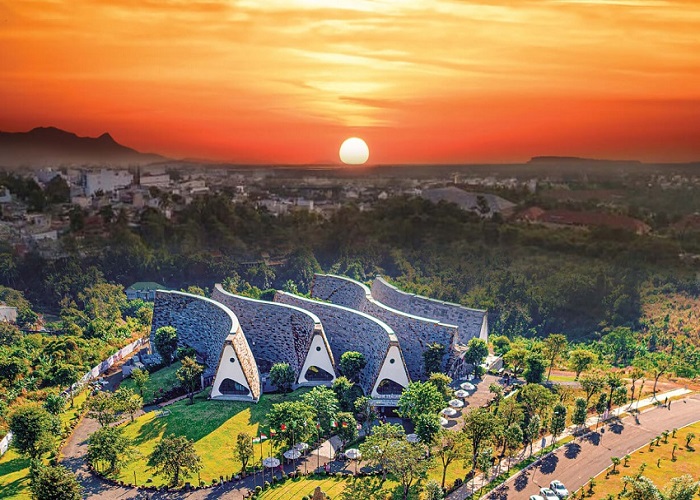 Du Lịch Tây Nguyên: Hà Nội - Buôn Mê Thuột - Kon Tum - Pleiku 5 Ngày, Bay Vietnam Airlines + KS 3,4*