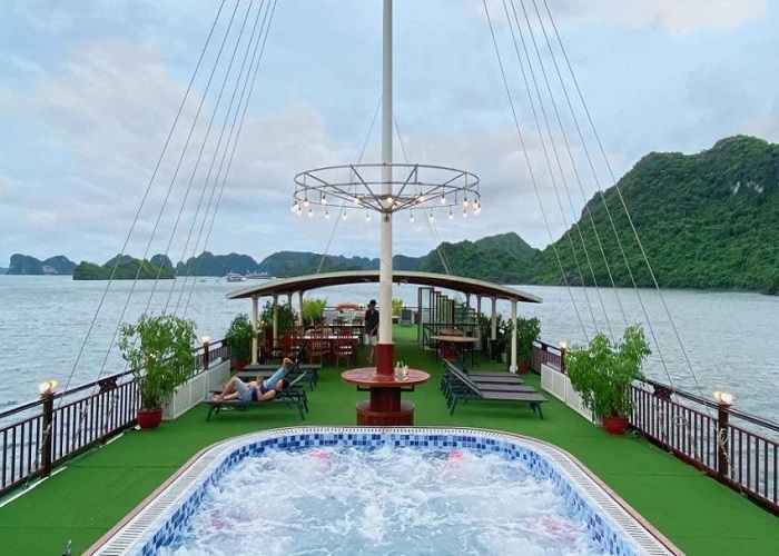 Tour du thuyền 4* Calypso 2N1Đ ngủ đêm trên Vịnh Hạ Long