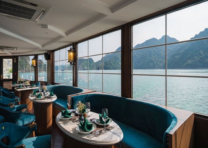Du thuyền 5* Catamaran 1 Ngày thăm Vịnh Hạ Long