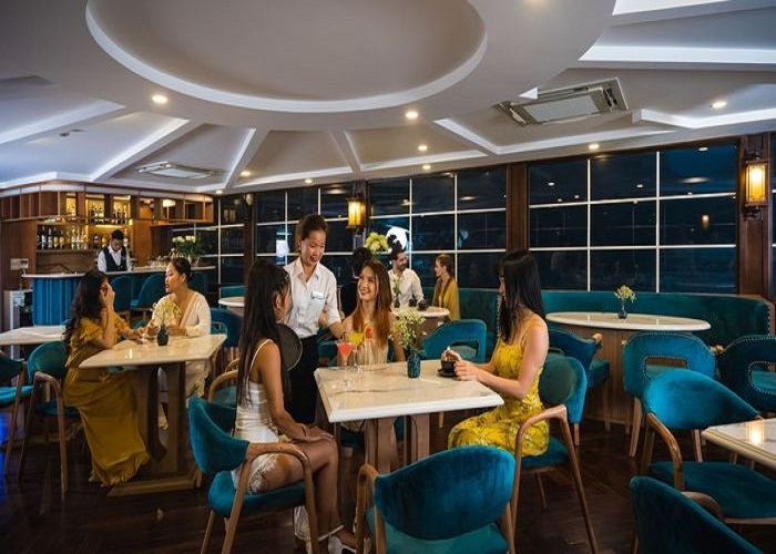 Du thuyền 5* Catamaran 1 Ngày thăm Vịnh Hạ Long