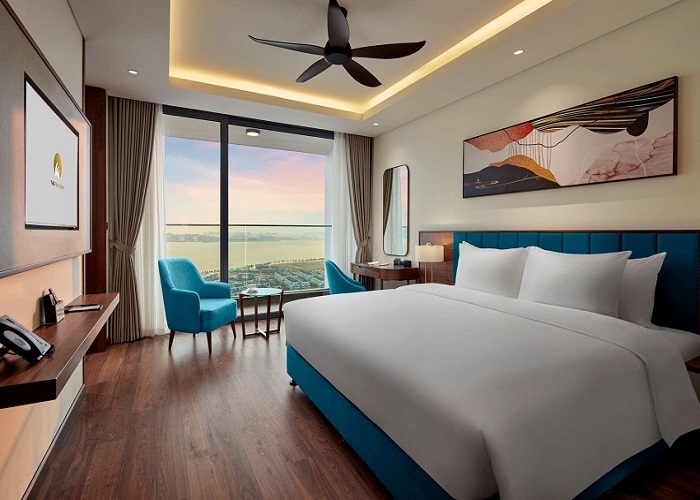 Du thuyền 5* Catamaran 1 Ngày thăm Vịnh Hạ Long