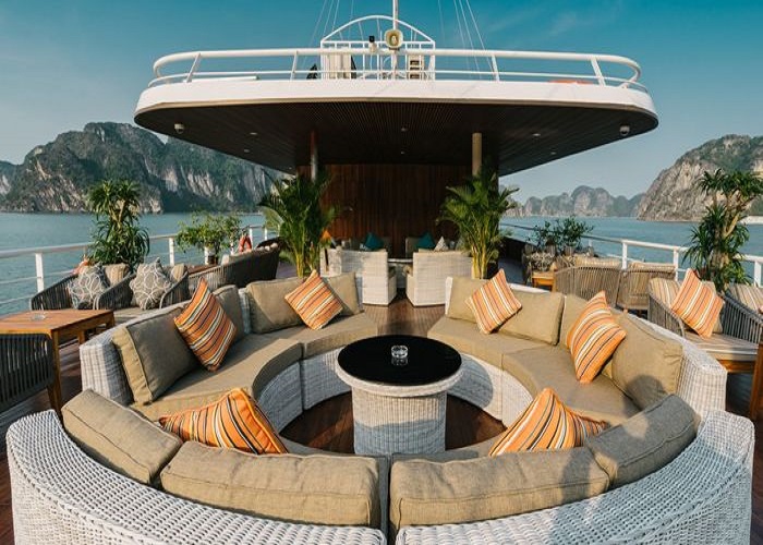 Du thuyền 5* Catamaran 1 Ngày thăm Vịnh Hạ Long