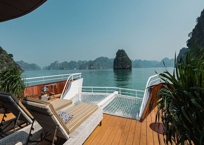 Du thuyền 5* Catamaran 1 Ngày thăm Vịnh Hạ Long
