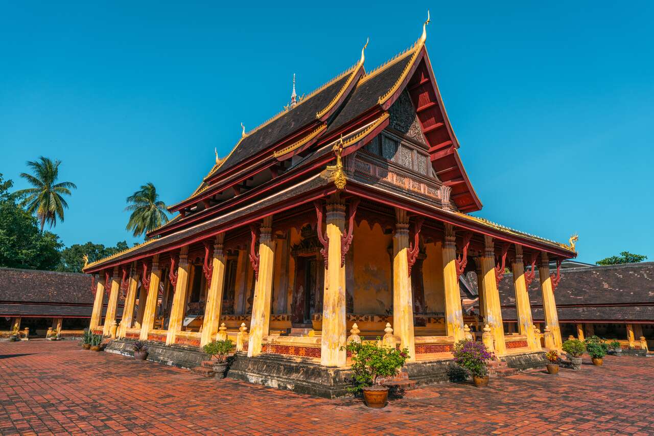 Chùa Sisaket là một trong những ngôi chùa cổ kính và đẹp nhất ở Lào