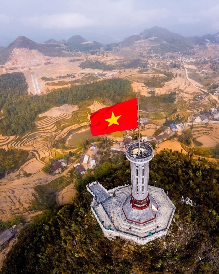 Cột cờ Lũng Cú