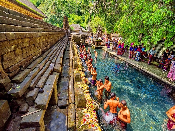 Đền suối thiêng Tampak Siring