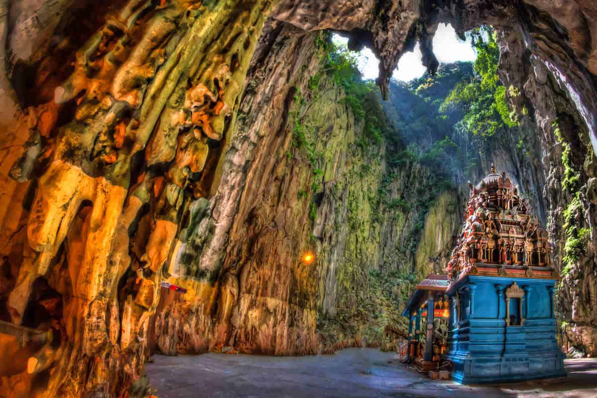 Động Batu là một hệ thống hang động Hindu nổi tiếng tại Malaysia