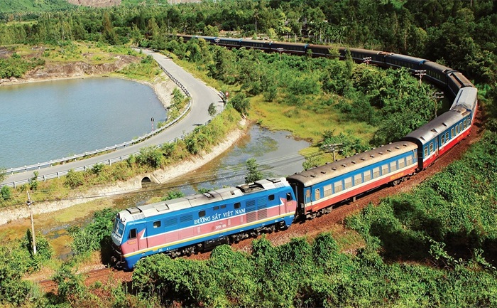 Di chuyển tới Quy Nhơn bằng tàu hỏa 