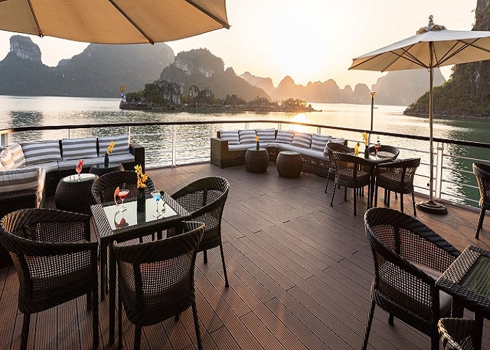 Du thuyền 5* Jade Sails 1 Ngày thăm Vịnh Hạ Long
