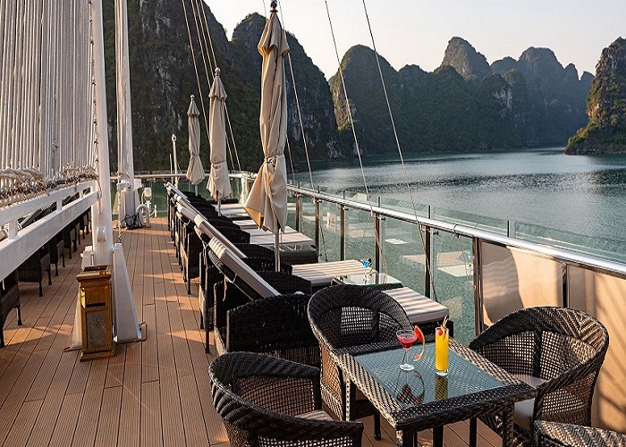 Du thuyền 5* Jade Sails 1 Ngày thăm Vịnh Hạ Long