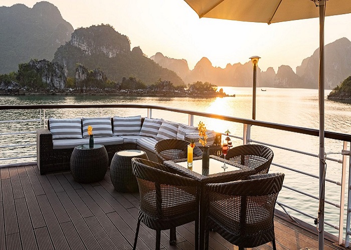Du thuyền 5* Jade Sails 1 Ngày thăm Vịnh Hạ Long