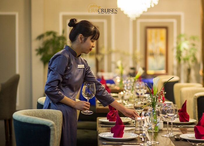 Tour du thuyền 5* Era 2N1Đ ngủ đêm trên Vịnh Hạ Long