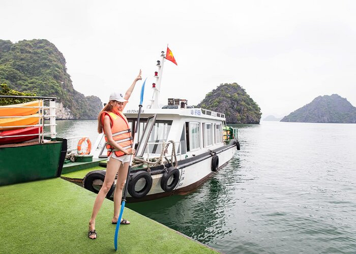 Tour du thuyền 5* Era 2N1Đ ngủ đêm trên Vịnh Hạ Long