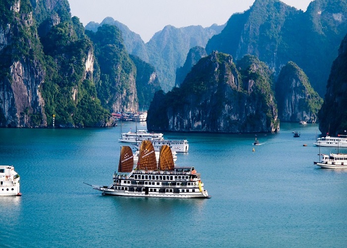 Tour du thuyền 5* Stellar Of The Seas 2N1Đ ngủ đêm trên Vịnh Hạ Long