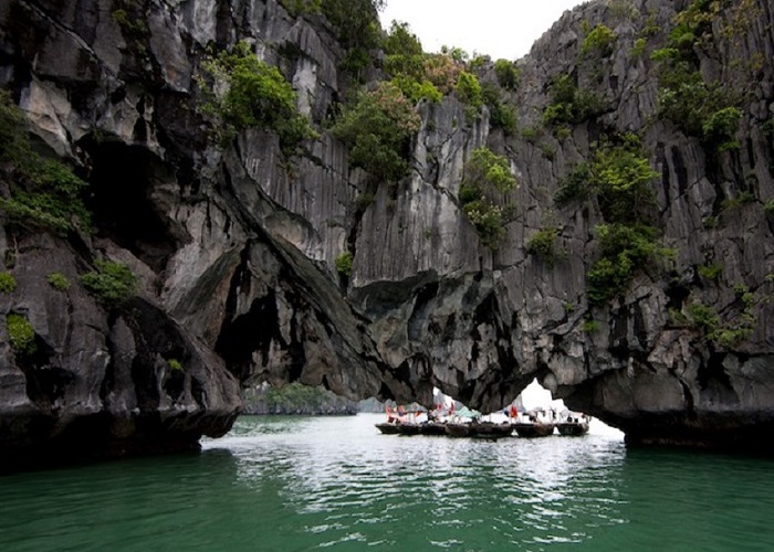 Tour du thuyền 5* Stellar Of The Seas 2N1Đ ngủ đêm trên Vịnh Hạ Long