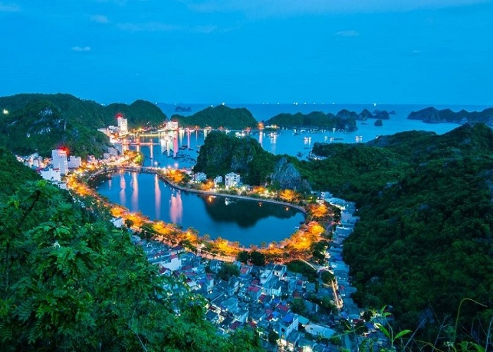 Du thuyền 5* La Regina 1 Ngày thăm Vịnh Hạ Long