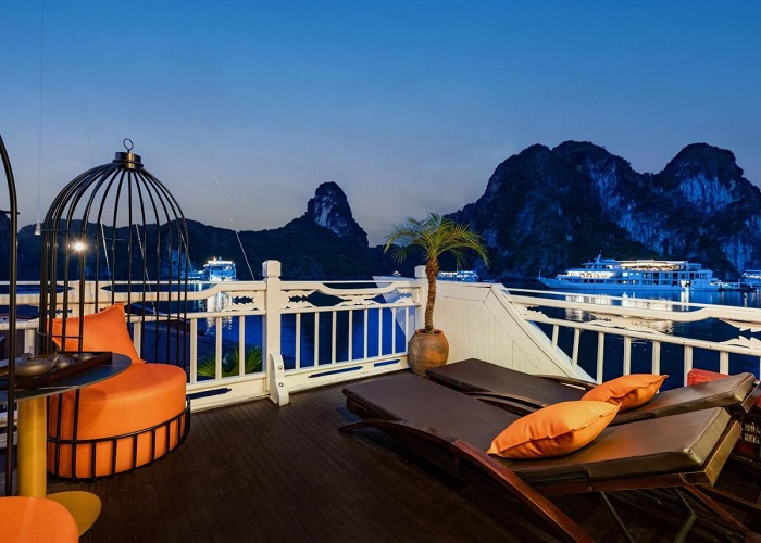 Tour du thuyền 5* Hera Classic Boutique Cruise 2N1Đ ngủ đêm trên Vịnh Hạ Long
