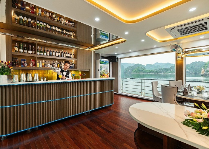 Tour du thuyền 5* Hercules 1N thăm Vịnh Hạ Long
