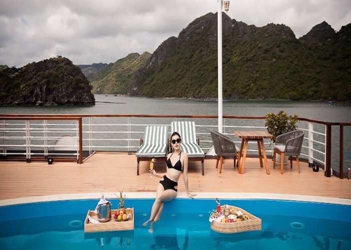 Tour du thuyền 5* Heritage Bình Chuẩn 2N1Đ ngủ đêm trên Vịnh Hạ Long