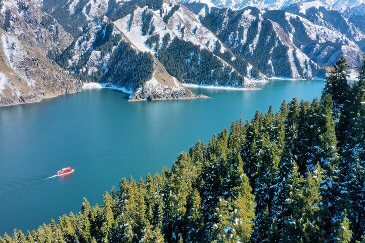 Du Lịch Trung Quốc: Hà Nội - Urumqi - Cao tốc Sa mạc - Bãi Ngũ Sắc - Burqin - Hồ Kanas - Thành Phố Ma Quỷ Urho - Hồ Sayram - Cầu Guozigou - Yining 9 Ngày Bay Shenzhen Airlines 