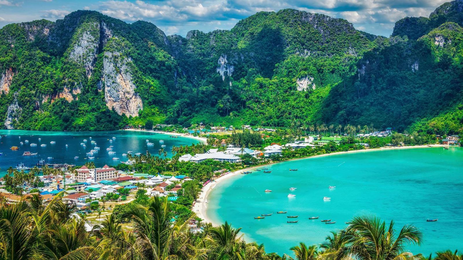 Phi Phi - quần đảo nhỏ xinh đẹp với những bãi biển như tranh vẽ