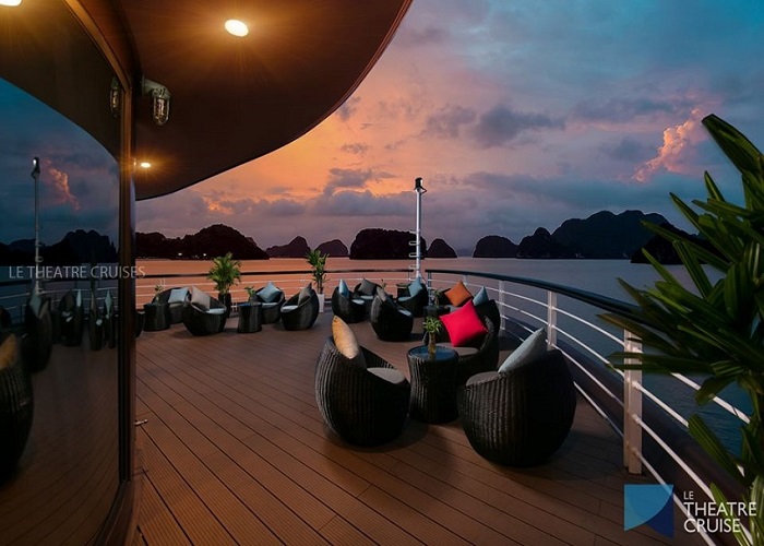 Tour du thuyền 5* Le Theatre 2N1Đ ngủ đêm trên Vịnh Hạ Long