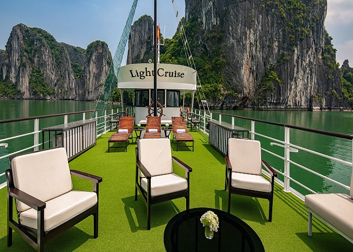Tour du thuyền 4* Light 1N thăm Vịnh Hạ Long