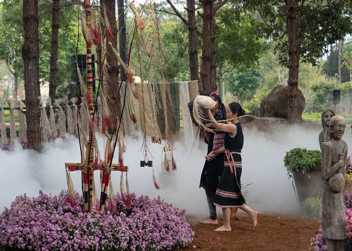 Tour Tây Nguyên 5N4Đ: Từ Hà Nội - Pleiku - Kontum - Buôn Mê Thuột, Bay VN + KS 3-4*