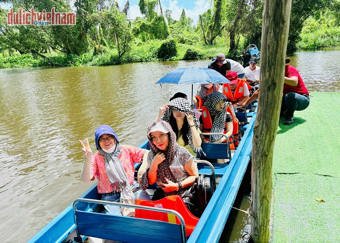 Tour Miền Tây 4N3Đ: Từ Đà Nẵng - SB HCM - Mỹ Tho - Châu Đốc - Rừng Tràm Trà Sư - Cà Mau - Đất Mũi - Cần Thơ, Bay Vietnam Airlines/ Vietjet Air + KS 3*
