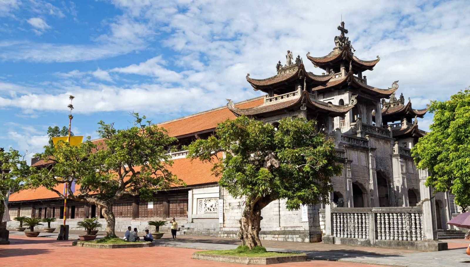 Nhà thờ đá Phát Diệm - Kiệt tác kiến trúc Á - Âu độc đáo mà du khách không thể bỏ qua khi tham gia tour Ninh Bình