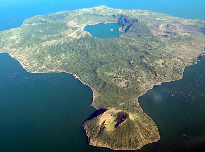 Núi lửa Taal