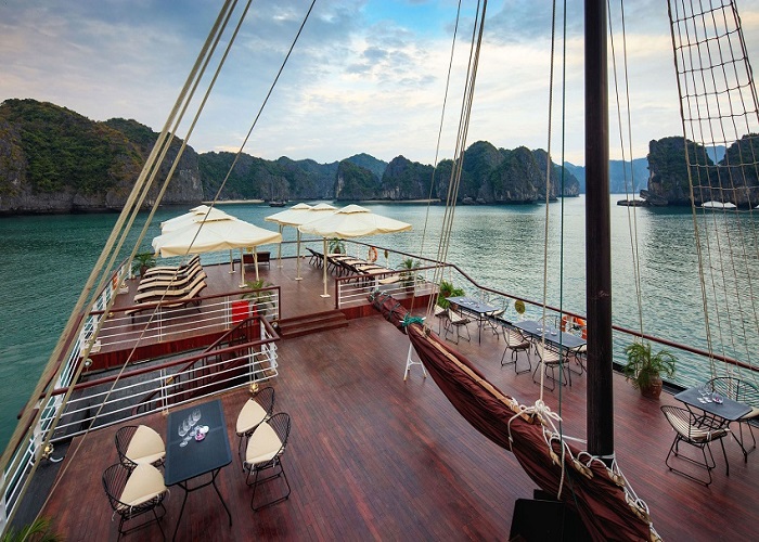 Tour du thuyền 5* Orchid Classic 2N1Đ ngủ đêm trên Vịnh Hạ Long