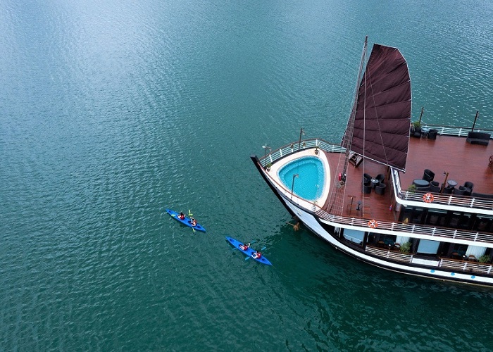 Tour du thuyền 5* Orchid Trendy 2N1Đ ngủ đêm trên Vịnh Hạ Long
