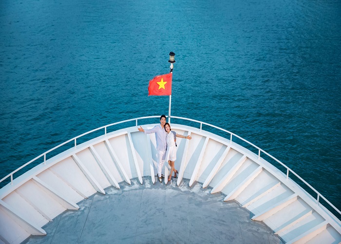 Tour du thuyền 5* Princess 1N thăm Vịnh Hạ Long