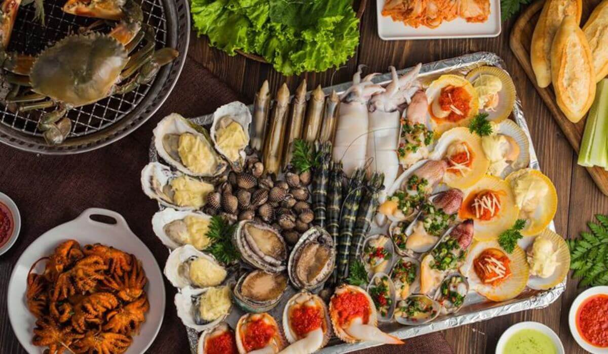 Hãy ghé thưởng thức các món ăn hấp dẫn từ hải sản tươi sống của Hạ Long nhé