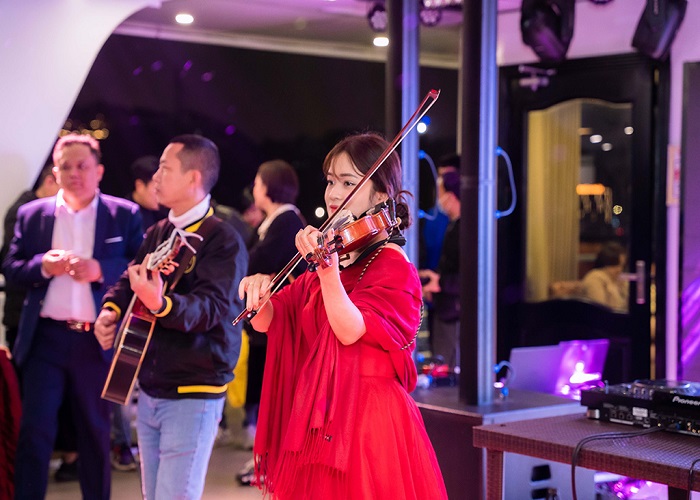 Tour du thuyền 5* Sea Octopus 1N thăm Vịnh Hạ Long