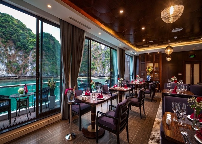 Tour du thuyền 5* Stellar Of The Seas 2N1Đ ngủ đêm trên Vịnh Hạ Long