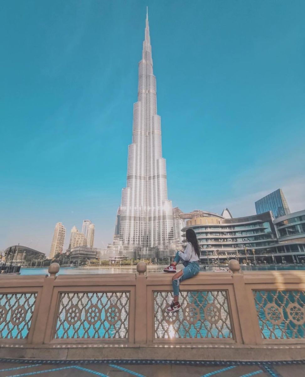 Burj Khalifa sừng sững giữa lòng Dubai
