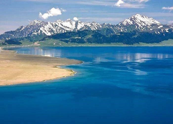 Du Lịch Tân Cương: Hà Nội - Urumqi - Vịnh Ngũ Sắc - Thắng cảnh Kanas - Hồ Sayram - Yining - Hỏa Diệm Sơn 8 Ngày Bay China Southern Airlines