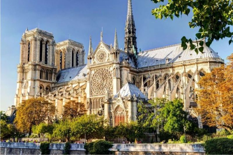 Kiến trúc độc đáo kiểu Gothic của nhà thờ Đức Bà tại Paris