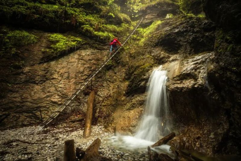 Cảm giác mạo hiểm khi chinh phục thiên nhiên tại công viên Slovak Paradise