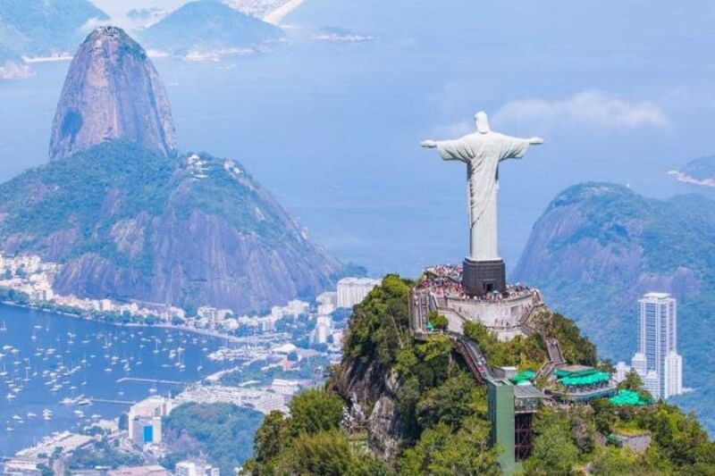Tượng chúa Giêsu tọa lạc ở thủ đô Rio de Janeiro