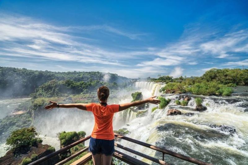 Thác nước Iguazu hùng vĩ ở Brazil